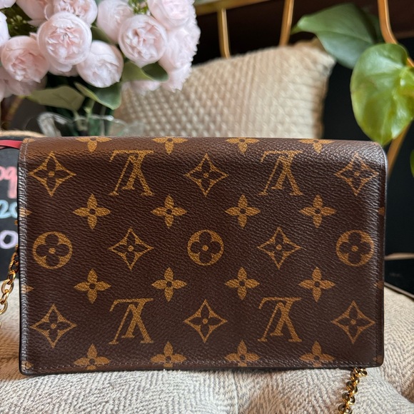 Price is FIRM*Louis Vuitton WOC Monogram Flore - Picture 10 of 16